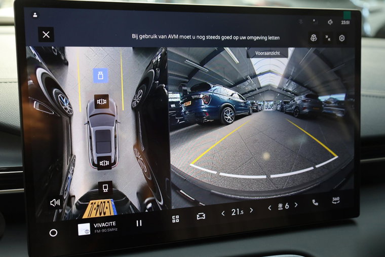 Vehicle Image 11