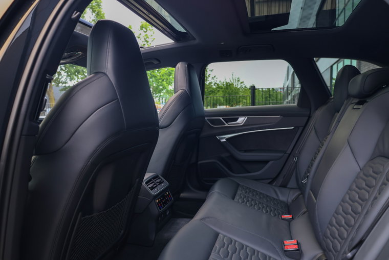 Vehicle Image 35