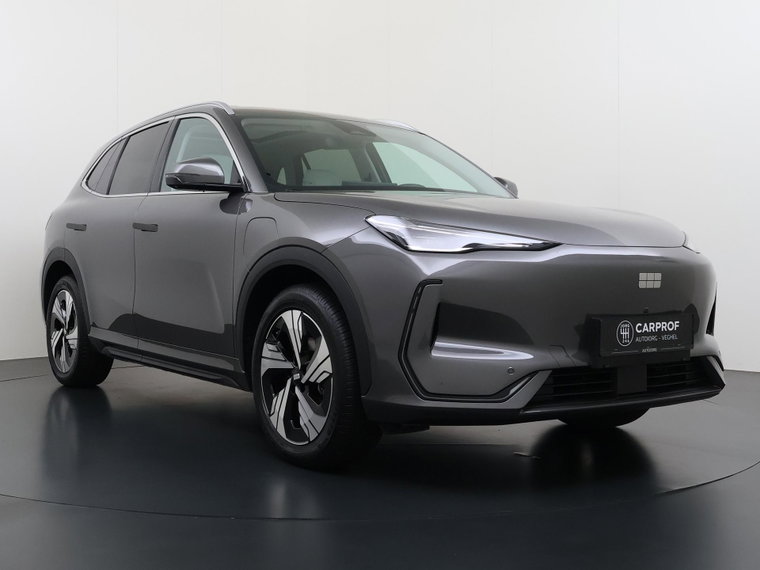 Vehicle Image 4
