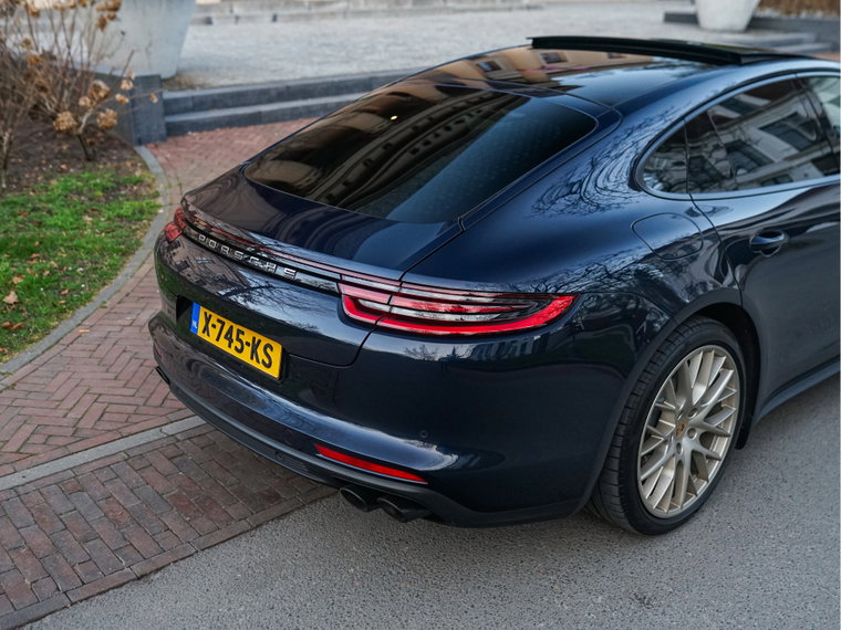 Vehicle Image 21