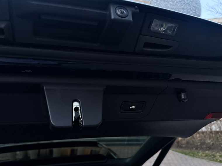 Vehicle Image 52