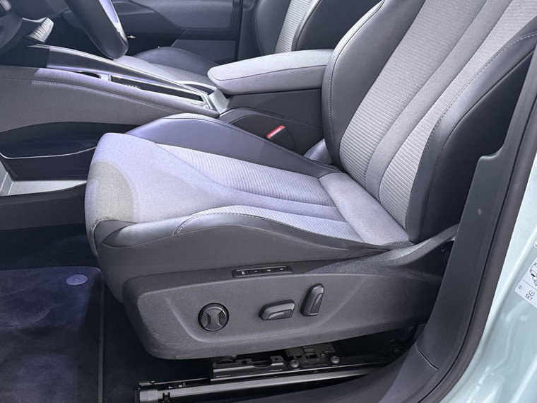Vehicle Image 39