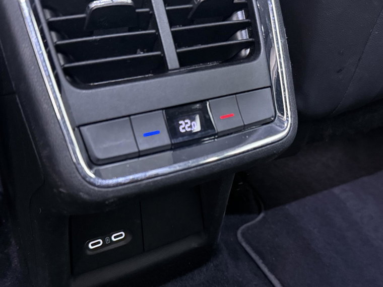 Vehicle Image 40