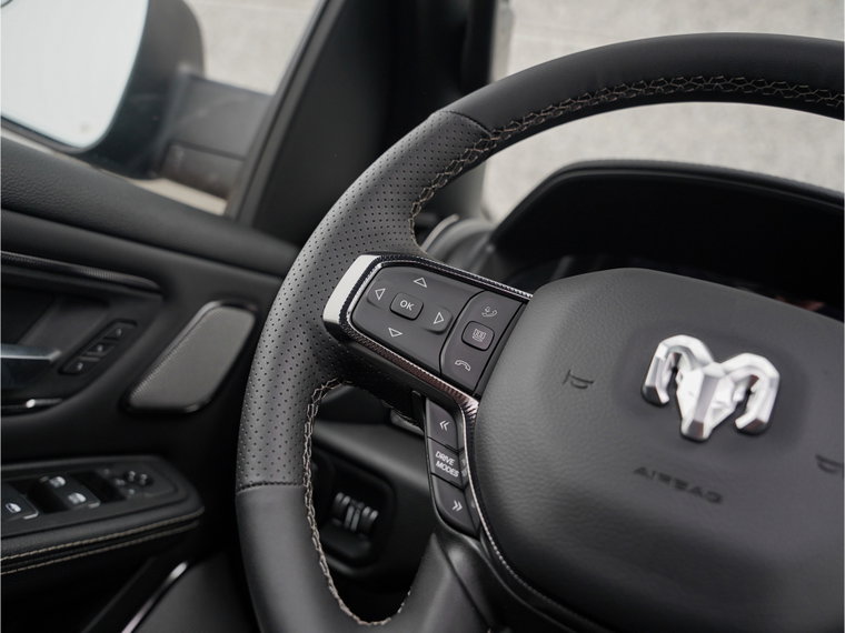 Vehicle Image 33