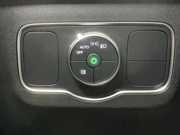 Vehicle Image 40
