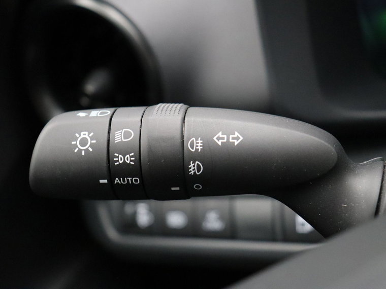 Vehicle Image 25