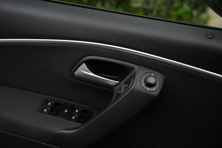 Vehicle Image 32