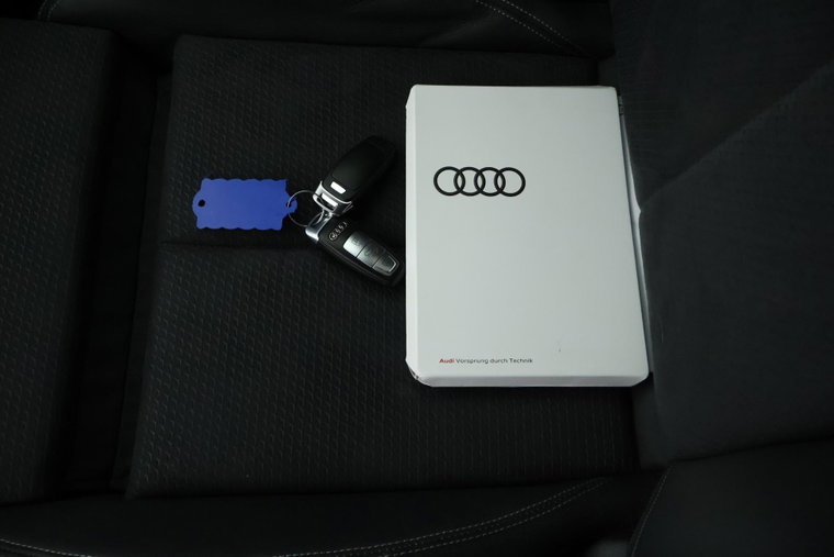 Vehicle Image 36