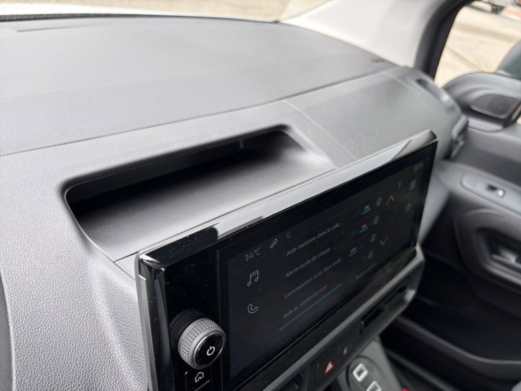 Vehicle Image 38