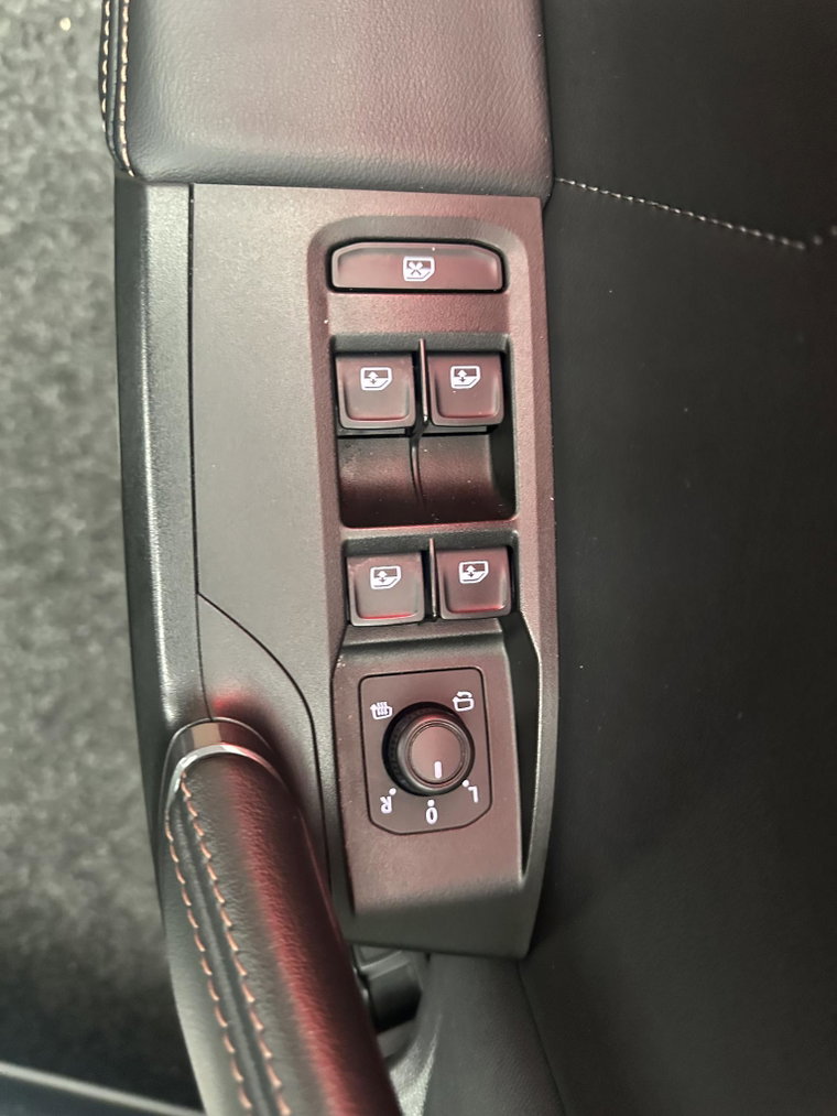 Vehicle Image 23
