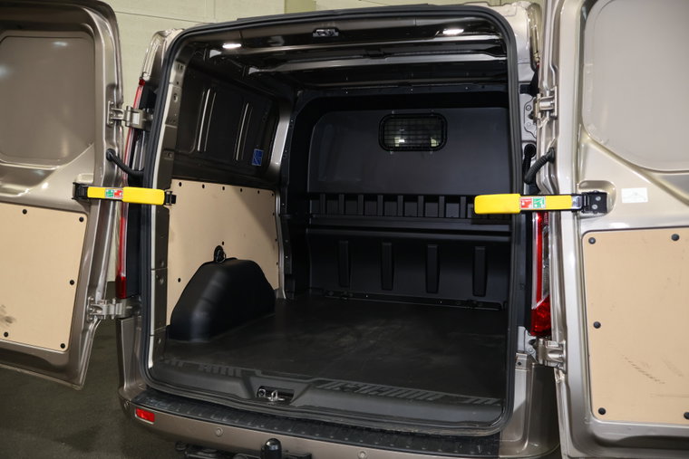 Vehicle Image 16