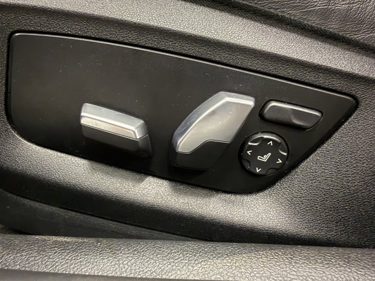 Vehicle Image 52