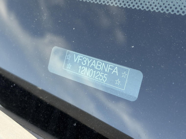Vehicle Image 32