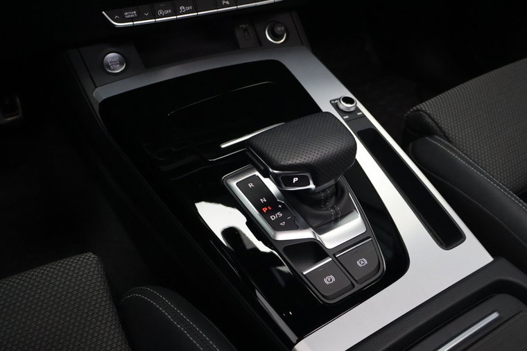 Vehicle Image 36