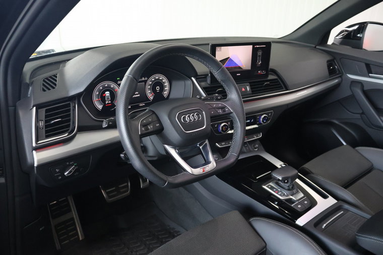 Vehicle Image 8