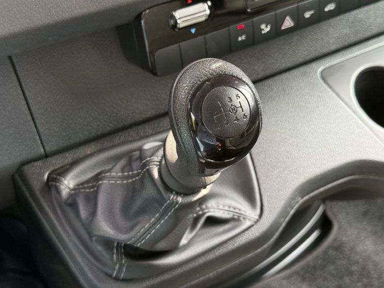 Vehicle Image 26