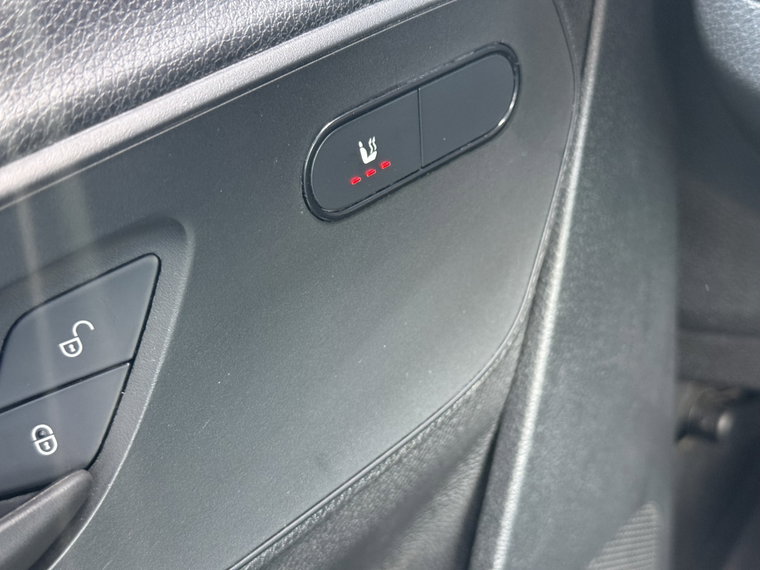 Vehicle Image 28