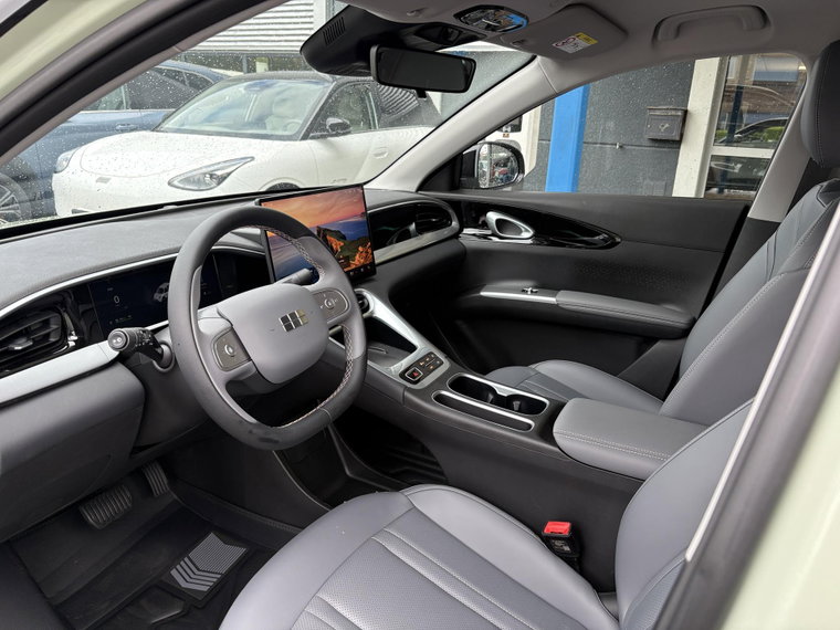 Vehicle Image 18