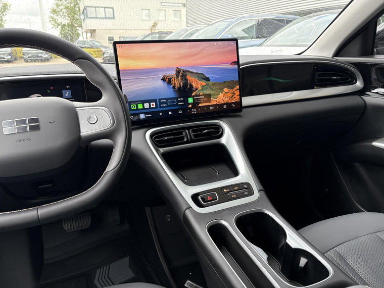 Vehicle Image 22