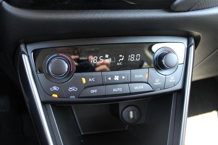 Vehicle Image 32