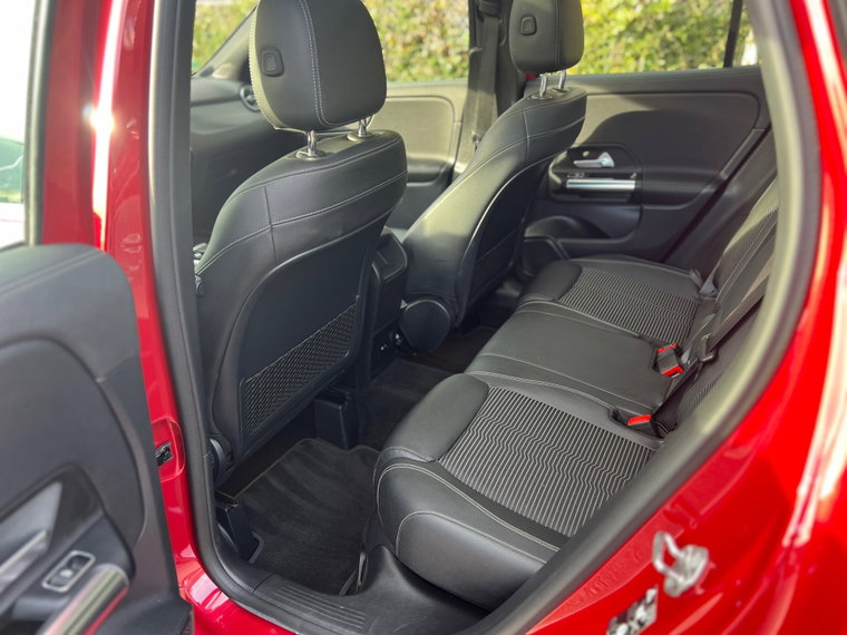 Vehicle Image 36