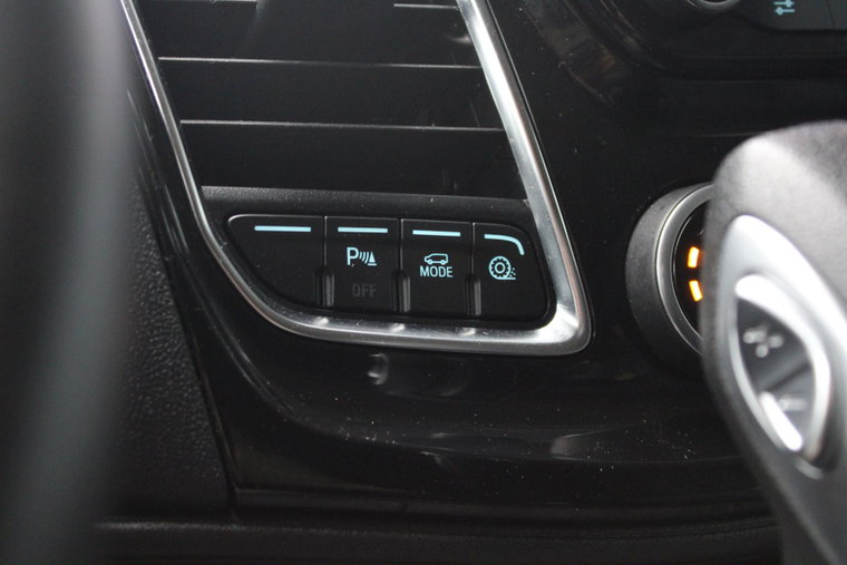 Vehicle Image 25
