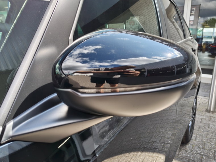 Vehicle Image 38