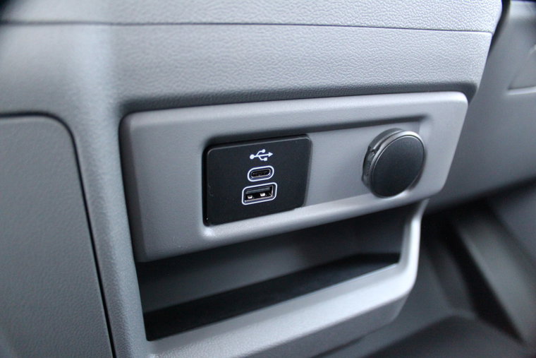 Vehicle Image 23
