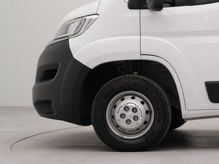 Vehicle Image 29