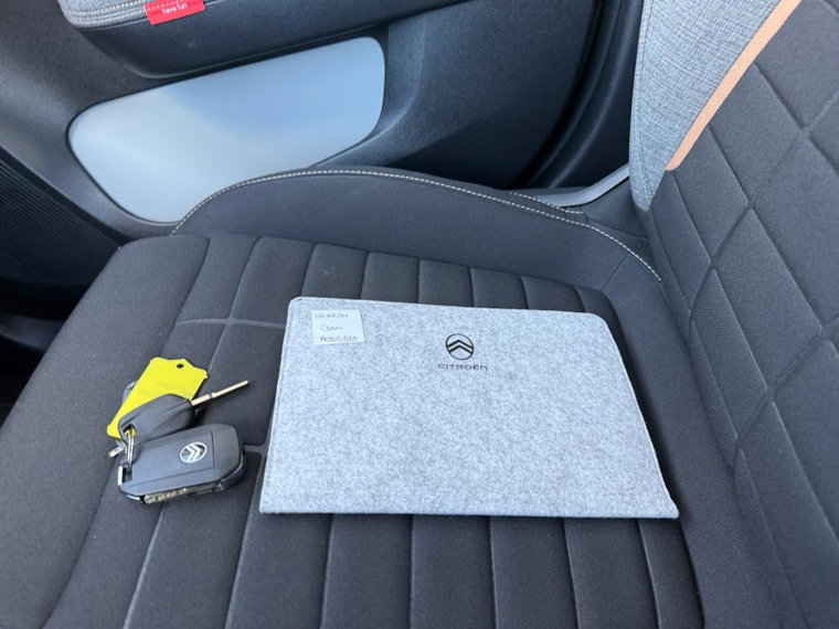 Vehicle Image 30
