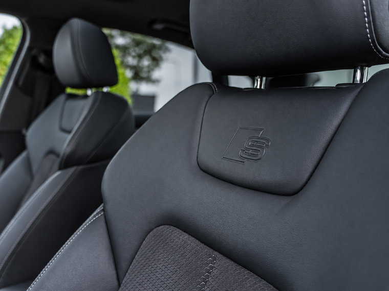 Vehicle Image 15
