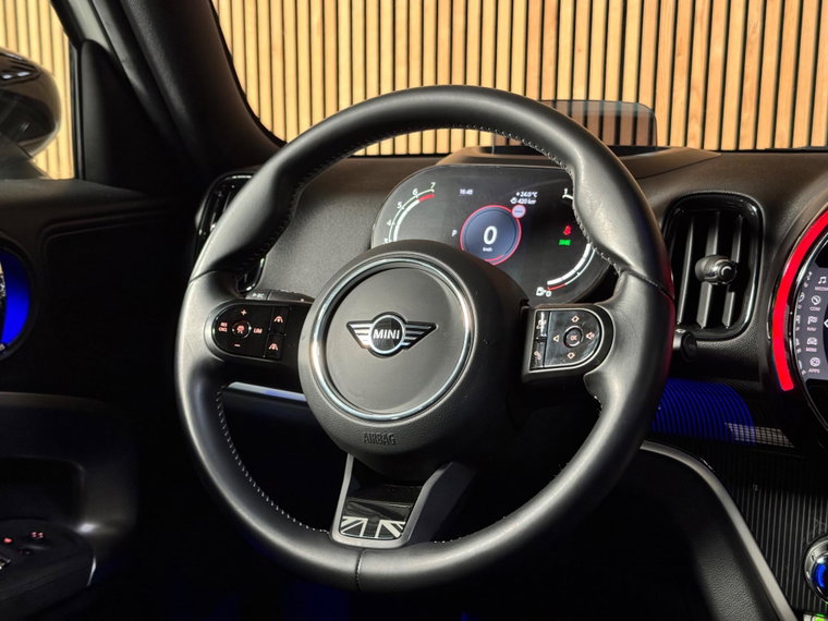 Vehicle Image 40
