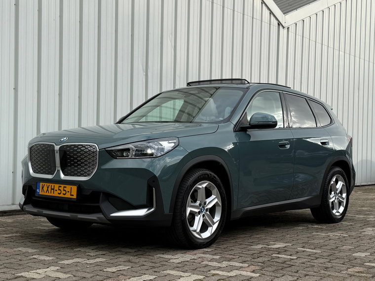 BMW iX1