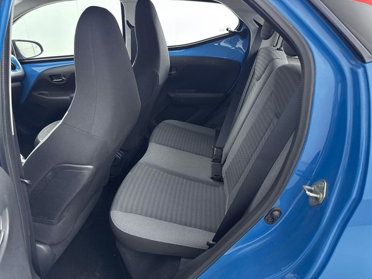 Vehicle Image 28