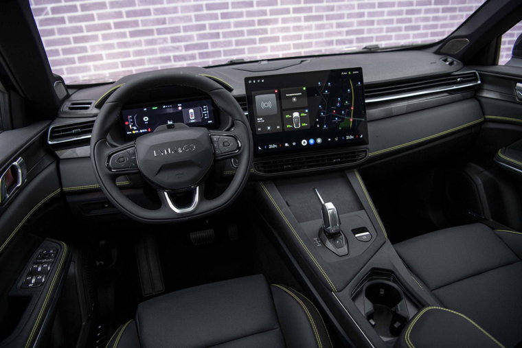 Vehicle Image 11