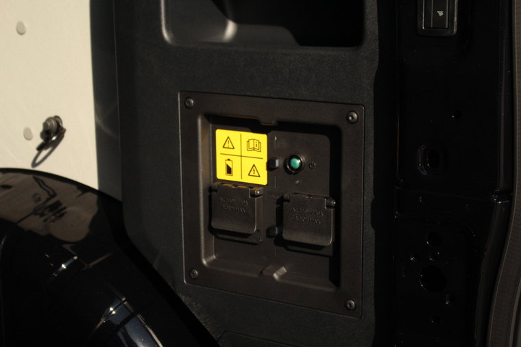 Vehicle Image 13