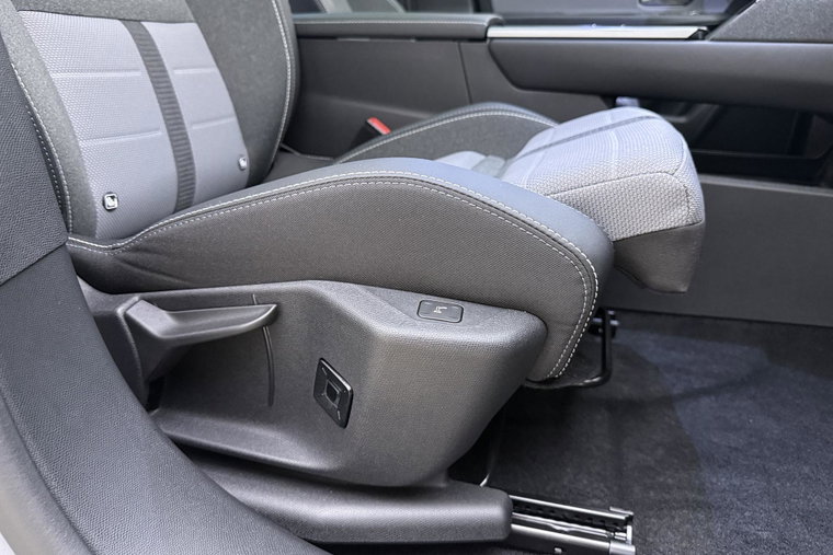 Vehicle Image 15