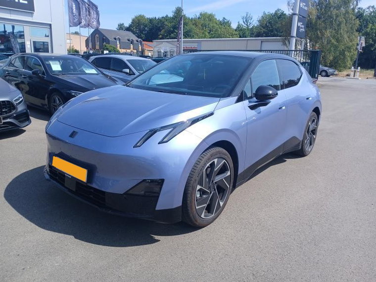 Lynk & Co 02