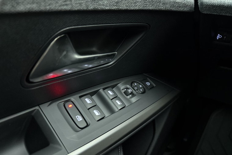Vehicle Image 27