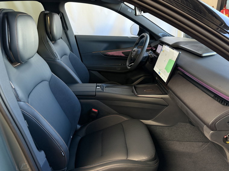 Vehicle Image 36