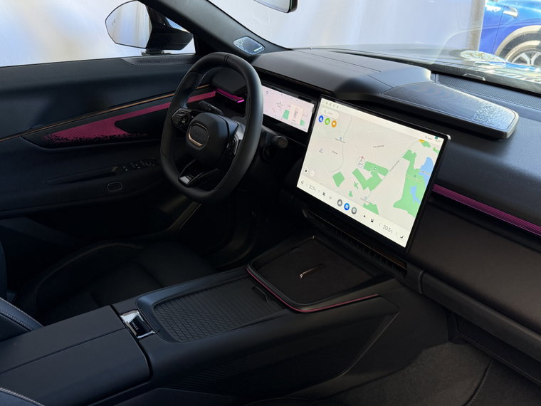 Vehicle Image 38