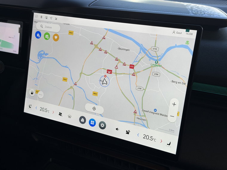 Vehicle Image 6