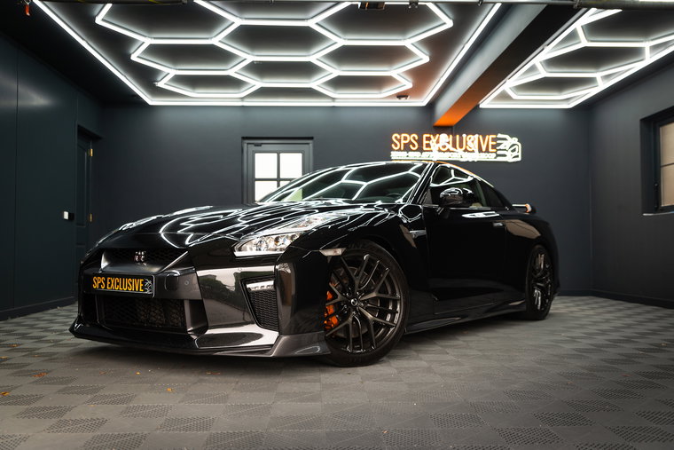 Nissan GT-R