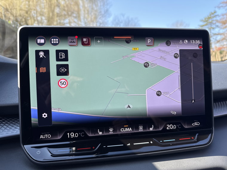 Vehicle Image 32